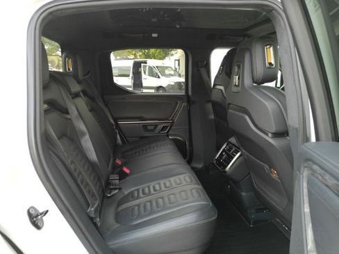 Used 2022 Rivian R1T Adventure AWD/4WD image 28