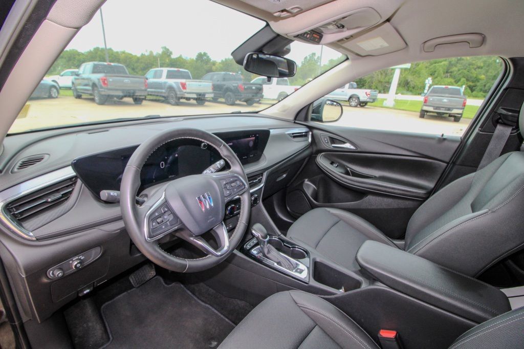 Used 2025 Buick Encore GX Preferred AWD/4WD image 15