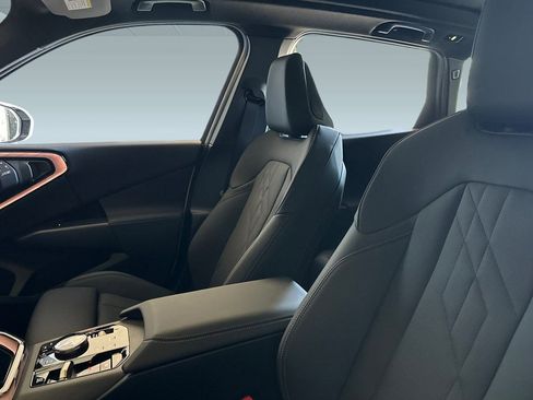 Used 2025 BMW X3 xDrive30i w/ Convenience Package image 17