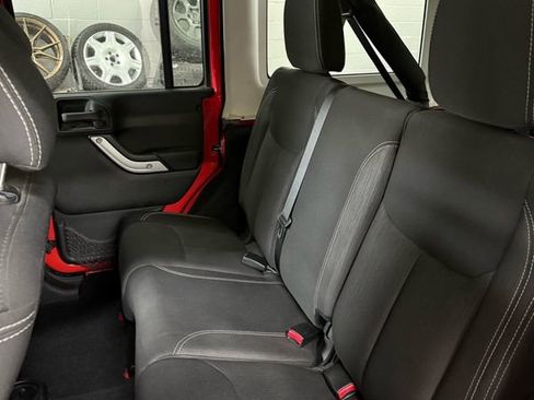 Used 2016 Jeep Wrangler Unlimited Sahara w/ Dual Top Group image 15