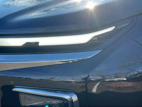 Used 2024 Chevrolet Traverse Z71 image 7