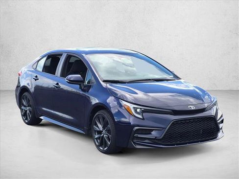 Used 2024 Toyota Corolla SE w/ SE Premium Package FWD image 3