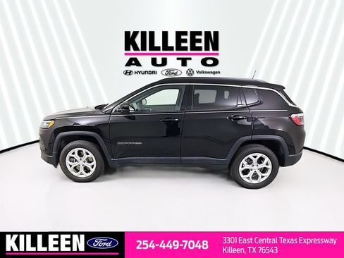 Used 2024 Jeep Compass Latitude AWD/4WD image 4