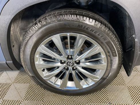 Used 2024 Toyota Grand Highlander Platinum image 6