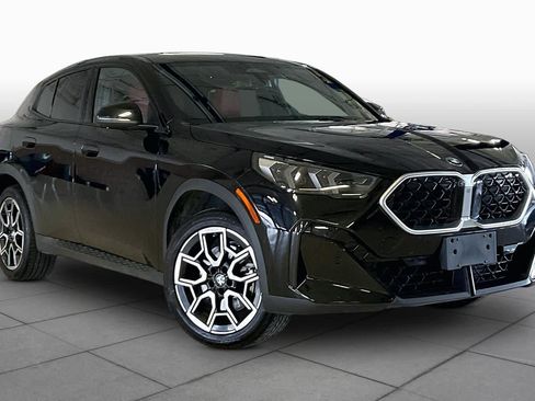 Used 2025 BMW X2 xDrive28i AWD/4WD image 2