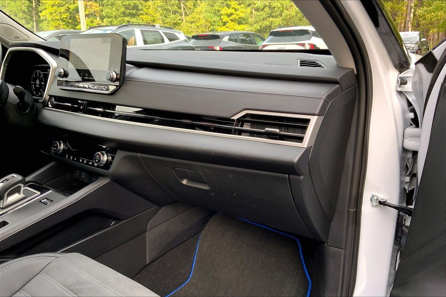 Used 2025 Mitsubishi Outlander 4WD Plug-In Hybrid image 18