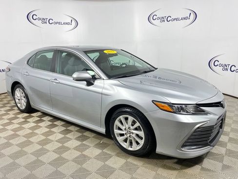 Certified 2023 Toyota Camry LE FWD image 1
