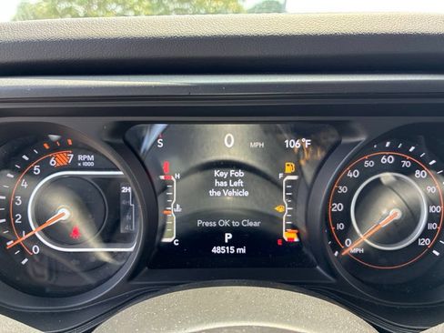 Used 2025 Jeep Wrangler Unlimited Sahara AWD/4WD image 23