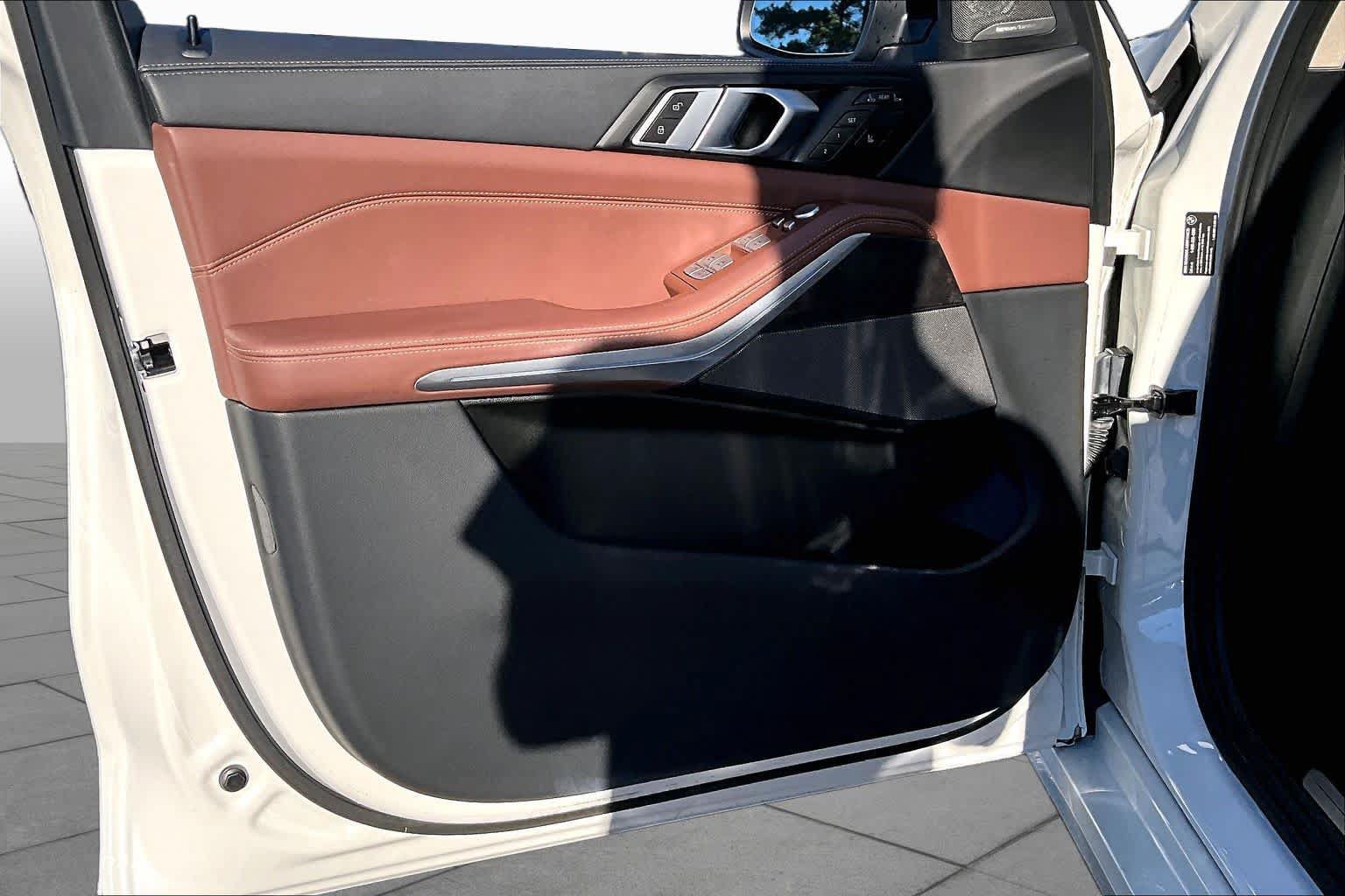Used 2025 BMW X7 xDrive40i w/ Premium Package AWD/4WD image 22