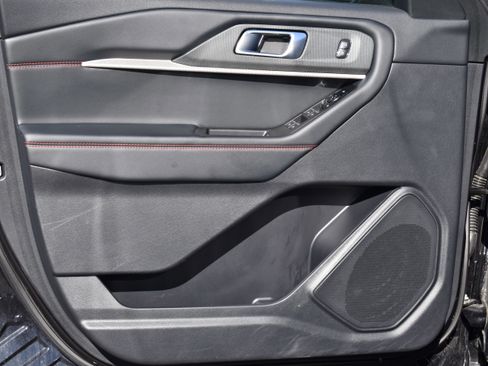 Used 2025 Ford Explorer ST-Line AWD/4WD image 5