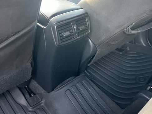 Used 2015 Nissan Rogue SV FWD image 7
