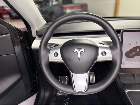 Used 2022 Tesla Model Y Performance AWD/4WD image 31