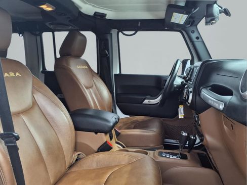 Used 2014 Jeep Wrangler Unlimited Sahara w/ Connectivity Group image 13