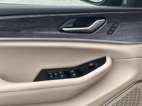 Used 2022 Jeep Grand Cherokee L Limited w/ Luxury Tech Group II image 11