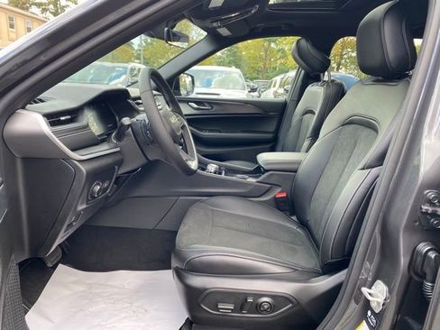 New 2025 Jeep Grand Cherokee L Altitude image 22