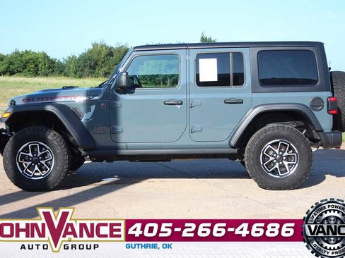 Used 2025 Jeep Wrangler Unlimited Rubicon AWD/4WD image 6