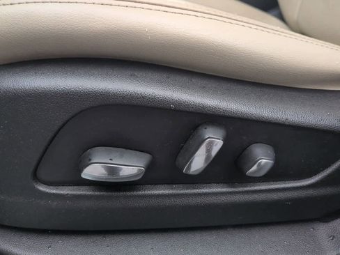 Used 2017 Cadillac XT5 Luxury image 17