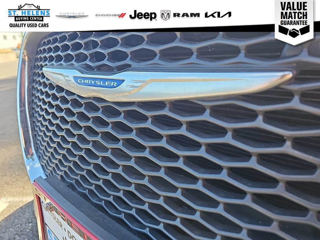 Used 2023 Chrysler 300 Touring w/ Safetytec Plus Group RWD image 33