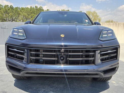 Used 2025 Porsche Cayenne Coupe image 14