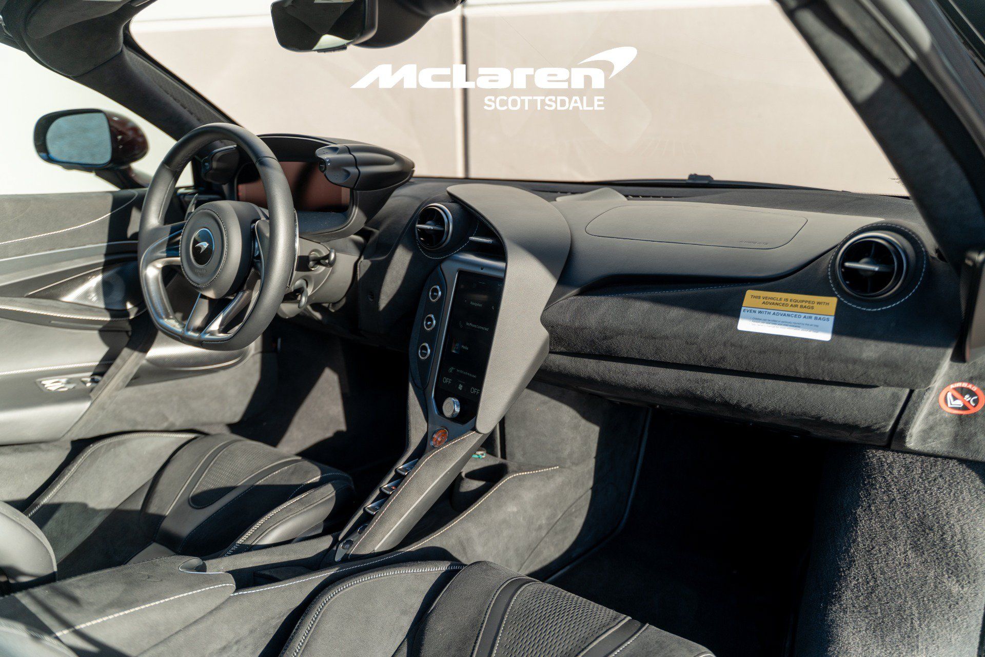 Used 2025 McLaren 750S RWD image 28