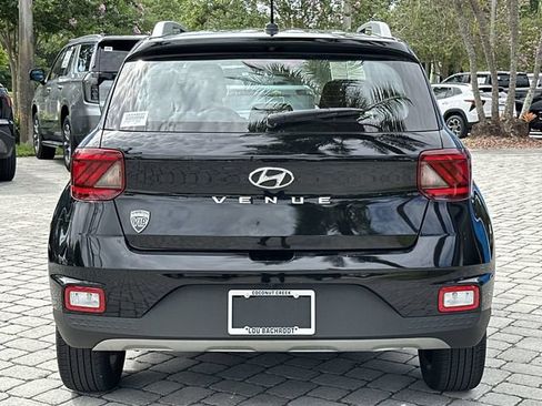 Used 2025 Hyundai Venue SEL FWD image 35