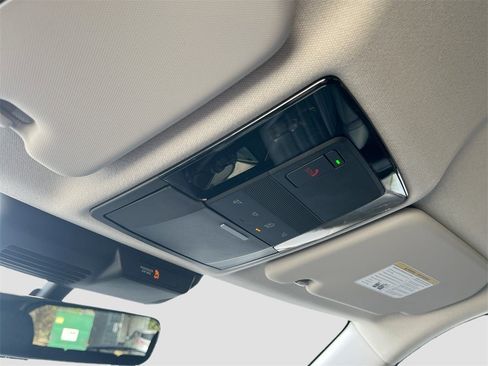 New 2025 Mitsubishi Outlander SE image 23