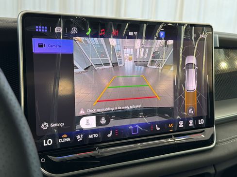 New 2026 Volkswagen Tiguan SE R-Line FWD image 25