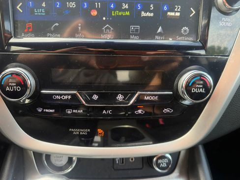 Used 2018 Nissan Murano SV AWD/4WD image 20