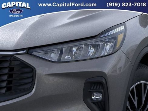 New 2025 Ford Escape SE FWD image 18