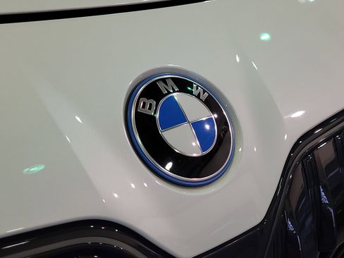 New 2025 BMW i7 xDrive60 AWD/4WD image 6