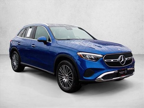 Certified 2025 Mercedes-Benz GLC 300 4MATIC image 3