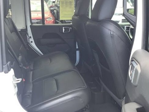 Used 2023 Jeep Wrangler Unlimited Sahara w/ Cold Weather Group AWD/4WD image 26