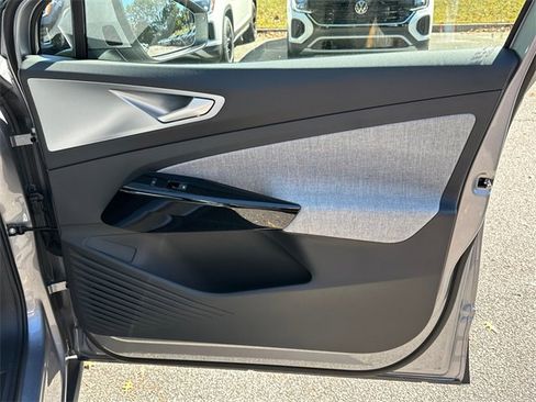 New 2025 Volkswagen ID.4 Pro image 14