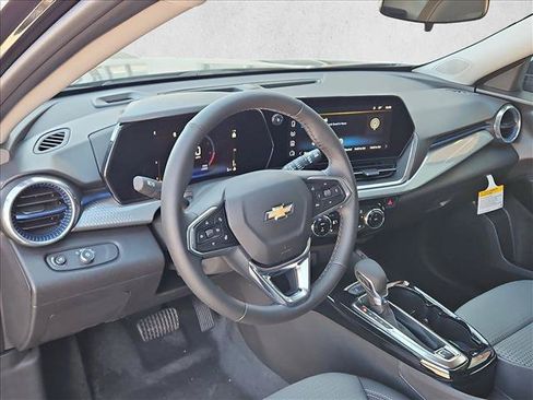 New 2026 Chevrolet Trax LT w/ Driver Confidence Package FWD image 3