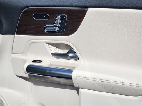 Certified 2026 Mercedes-Benz GLA 250 4MATIC image 17