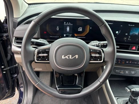 Used 2026 Kia Carnival FWD image 30