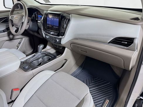 Used 2020 Chevrolet Traverse LT FWD image 27
