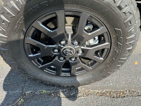 Used 2025 Toyota 4Runner SR5 image 3