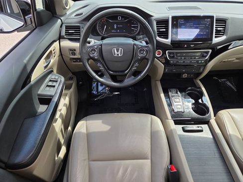 Used 2016 Honda Pilot Touring image 4