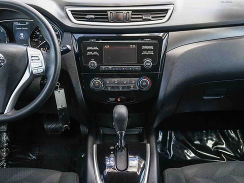 Used 2016 Nissan Rogue S FWD image 13