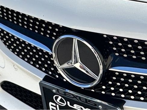 Used 2023 Mercedes-Benz C 300 Coupe image 38