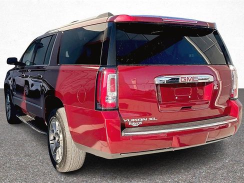 Used 2020 GMC Yukon XL Denali image 5