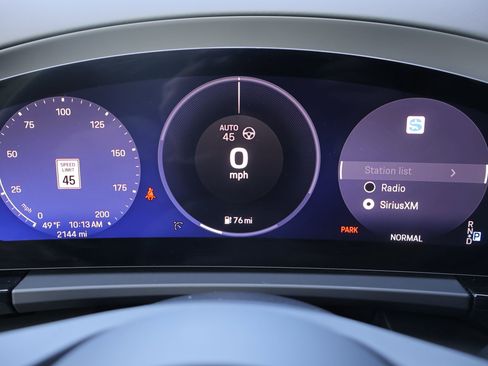Certified 2025 Porsche Macan 4 Electric AWD/4WD image 17