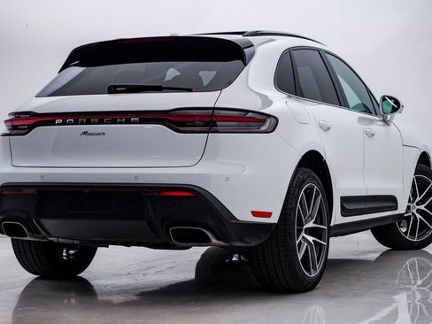 Certified 2025 Porsche Macan AWD/4WD image 11