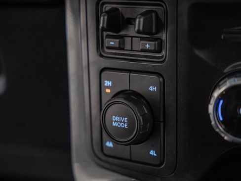 Used 2023 Ford F150 Lariat w/ Equipment Group 502A High image 31