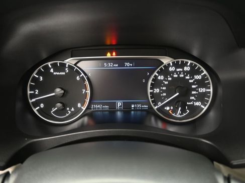 Used 2025 Nissan Altima 2.5 SV image 32