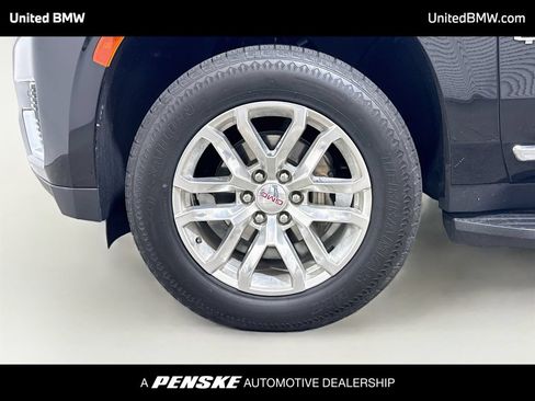 Used 2023 GMC Yukon XL SLT w/ SLT Premium Package AWD/4WD image 2