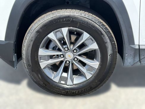 Used 2025 Chevrolet Equinox LT AWD/4WD image 11