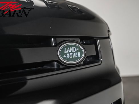 Used 2024 Land Rover Defender 110 SE image 10