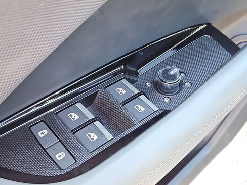 New 2026 Audi Q3 quattro 2.0T AWD/4WD image 19
